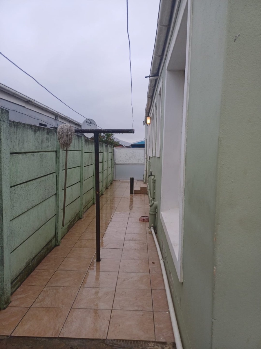 3 Bedroom Property for Sale in Groenheuwel Western Cape